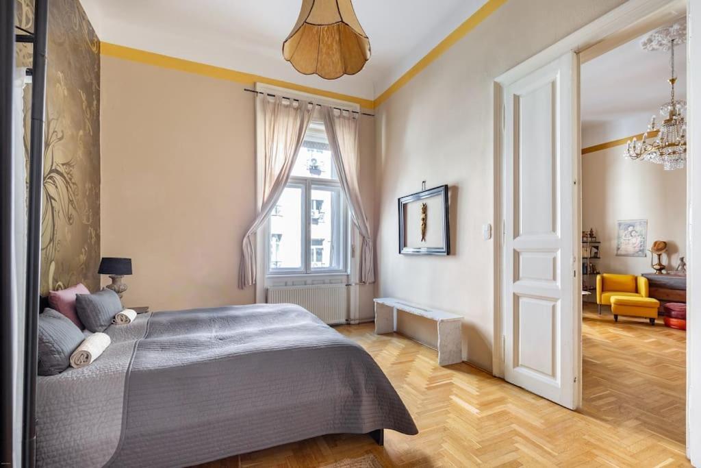 Bourgeois Boheme Apt. 88 M² City Center Budapest Luaran gambar