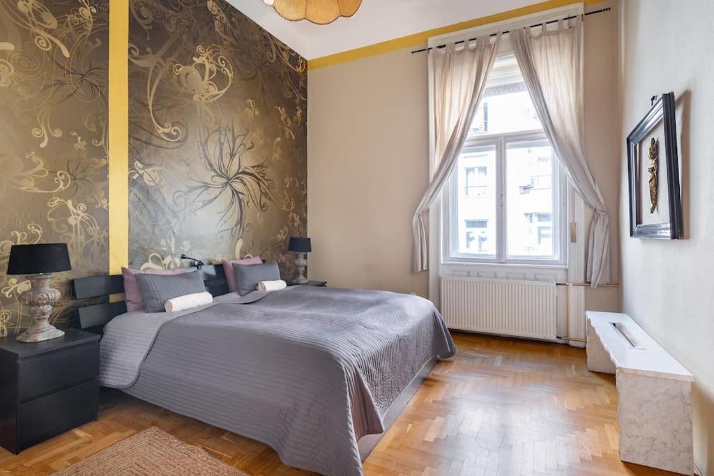 Bourgeois Boheme Apt. 88 M² City Center Budapest Luaran gambar