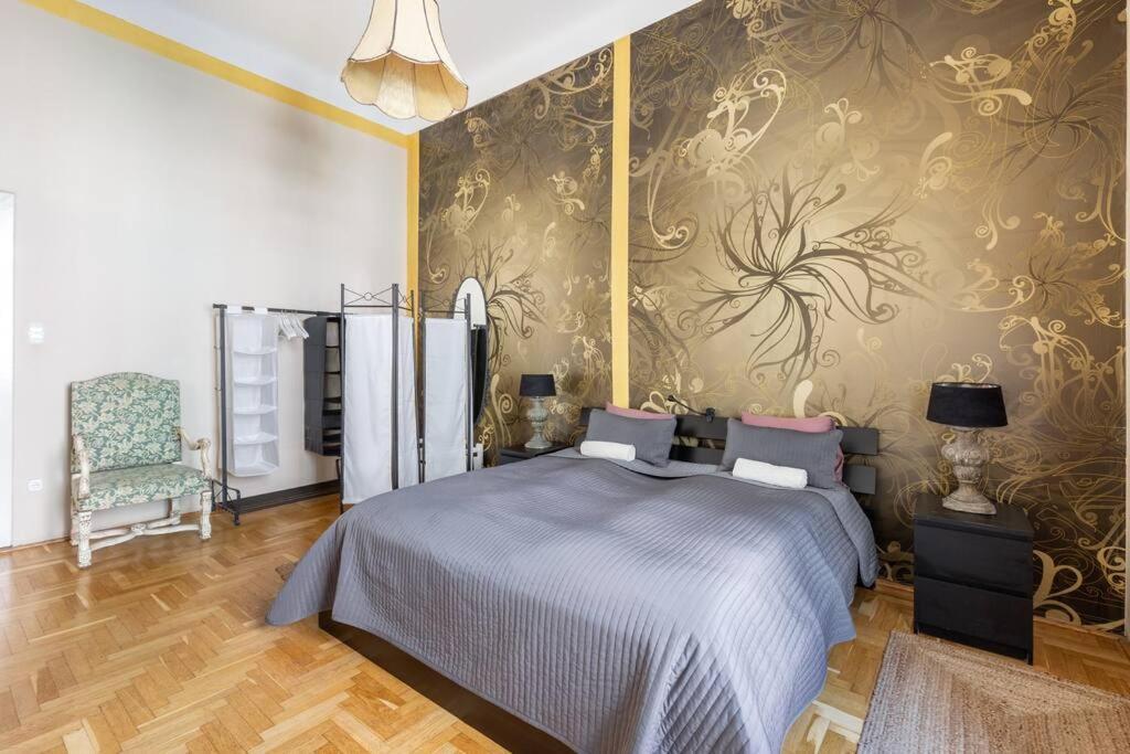 Bourgeois Boheme Apt. 88 M² City Center Budapest Luaran gambar