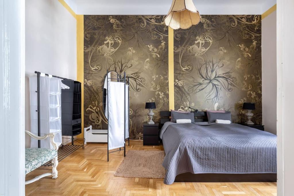 Bourgeois Boheme Apt. 88 M² City Center Budapest Luaran gambar