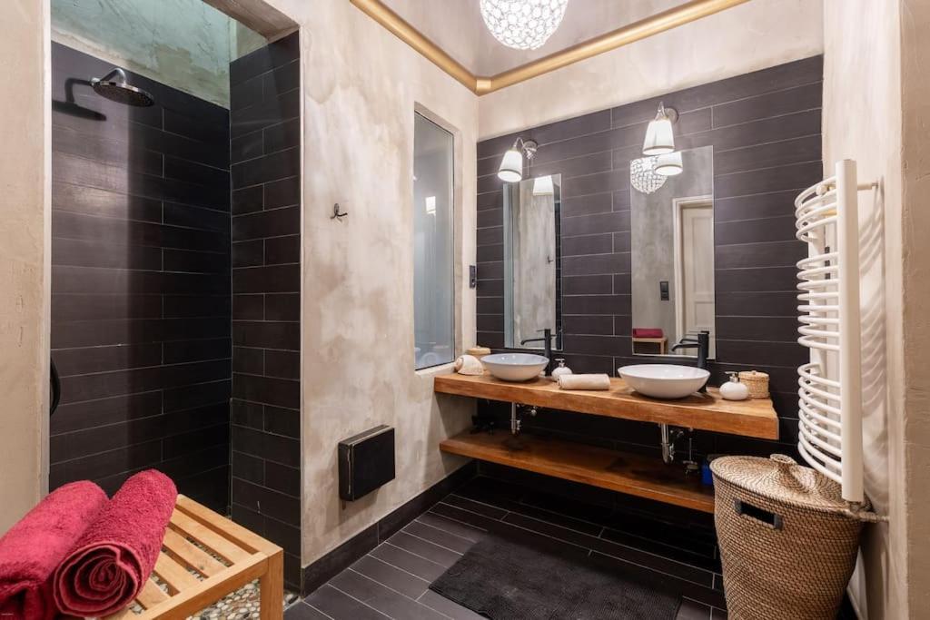 Bourgeois Boheme Apt. 88 M² City Center Budapest Luaran gambar