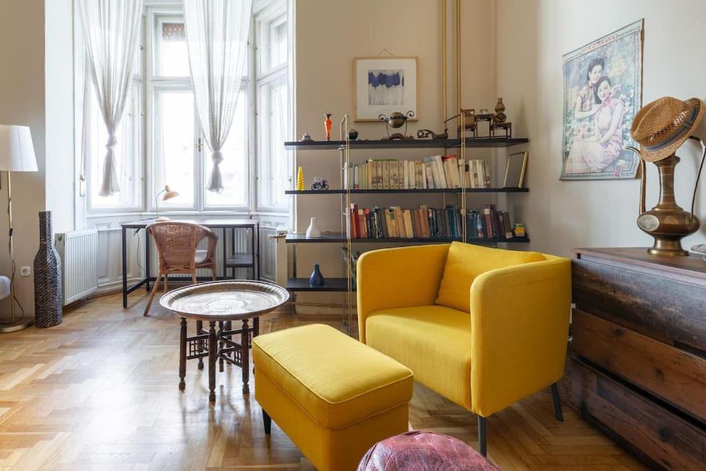 Bourgeois Boheme Apt. 88 M² City Center Budapest Luaran gambar